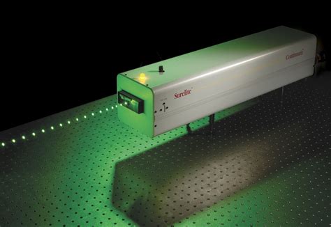 Yttrium Oxide: Uma Jornada pelo Mundo de Alta Tecnologia e Lasers Eficazes!